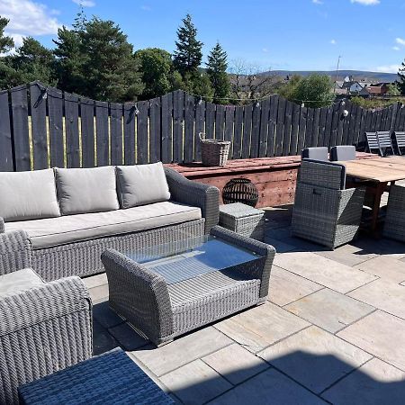 Alcantara- Modern Home With Hot Tub- Sleeps 10 Cromdale 외부 사진