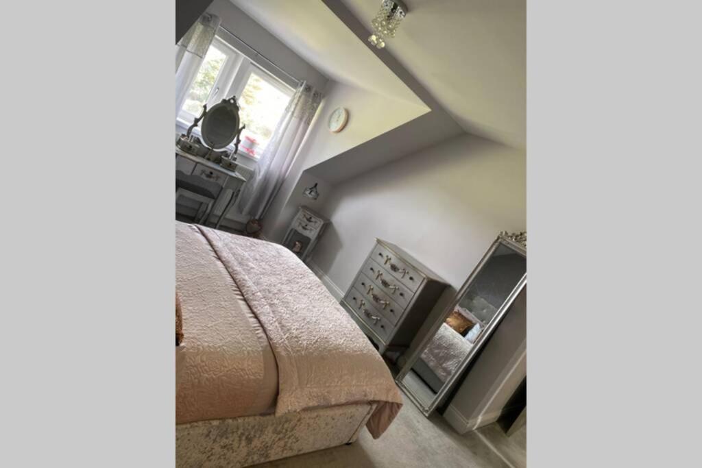 Alcantara- Modern Home With Hot Tub- Sleeps 10 Cromdale 외부 사진