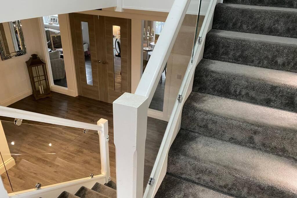 Alcantara- Modern Home With Hot Tub- Sleeps 10 Cromdale 외부 사진