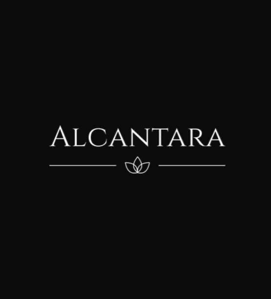Alcantara- Modern Home With Hot Tub- Sleeps 10 Cromdale 외부 사진