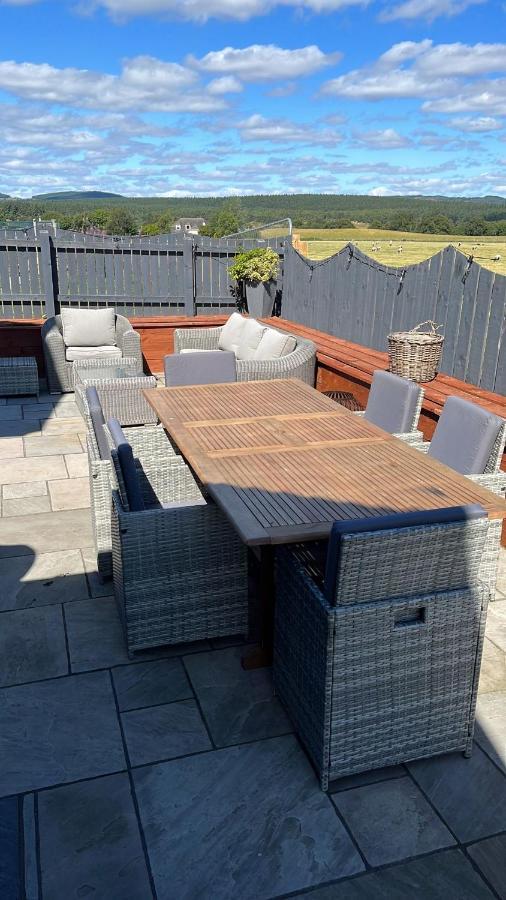 Alcantara- Modern Home With Hot Tub- Sleeps 10 Cromdale 외부 사진