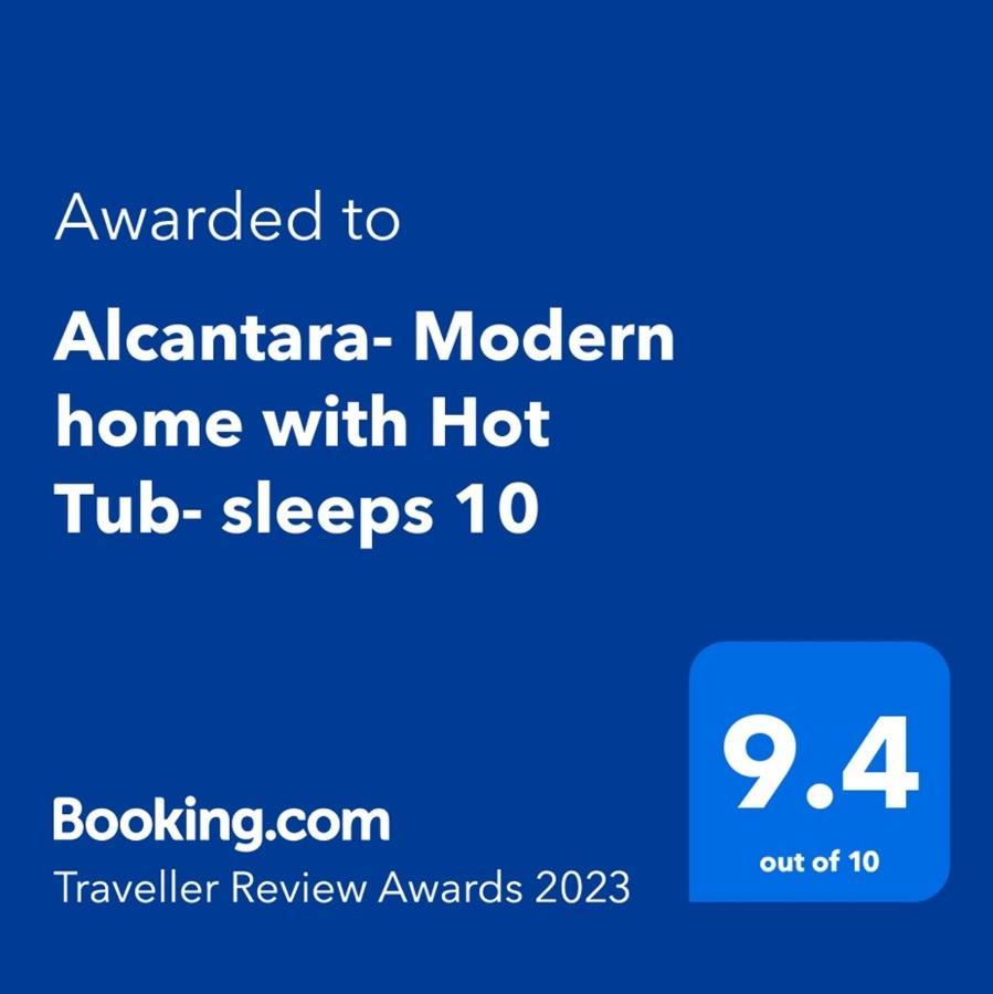 Alcantara- Modern Home With Hot Tub- Sleeps 10 Cromdale 외부 사진